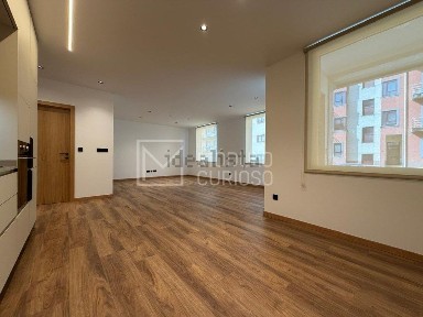 Apartamento T3 à venda em Urbanização Nazes s/n