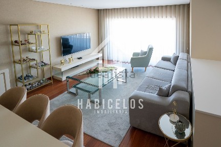 Apartamento T3 à venda na Travessa do Corujo, 105