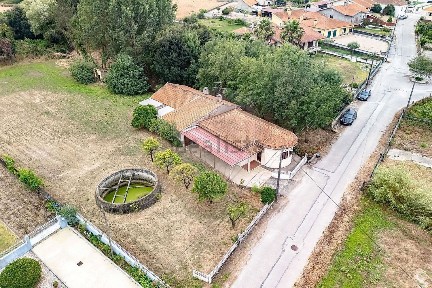 Moradia independente à venda em Vilarinho do Bairro