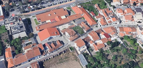 Moradia independente à venda em São Salvador
