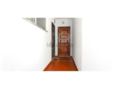 Apartamento T3 à venda na Rua José Filipe Neto Rebelo, 15
