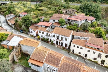 Espaço comercial à venda em Lugar da Raiva s/n