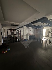 Arrendamento de espaço comercial na Rua Angra do Heroísmo
