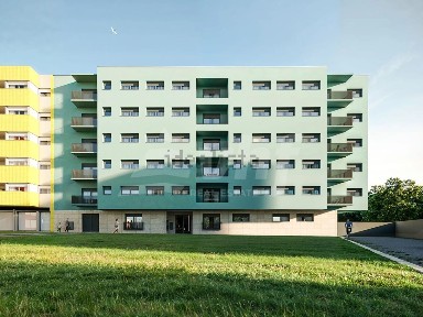 Apartamento T2 à venda na Rua Augusto Simões, 1028