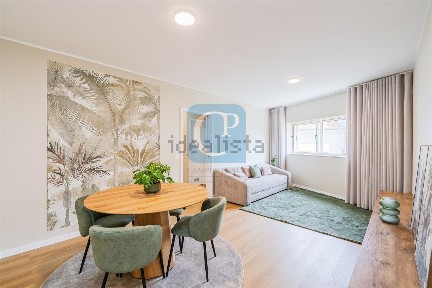 Apartamento T2 à venda na Rua Cidade de Bristol, 102