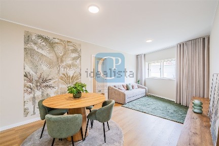 Apartamento T2 à venda na Rua Cidade de Bristol, 102
