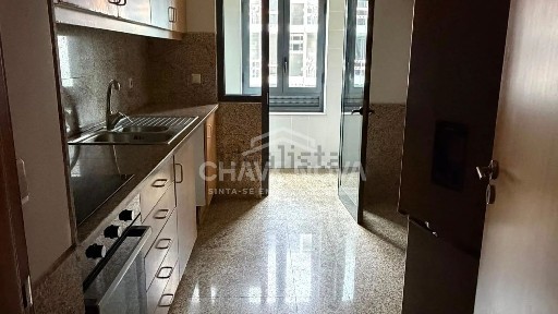 Apartamento T3 à venda na Rua Sophia Mello Breyner