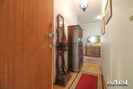 Apartamento T3 à venda na Rua Doutor Francisco Sá Carneiro, 216