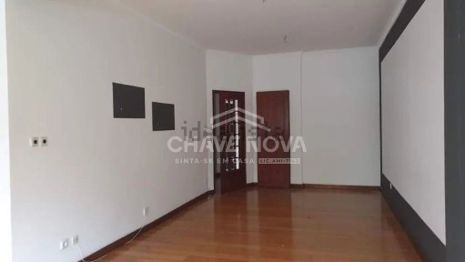 Apartamento T2 à venda na Rua do Gerês