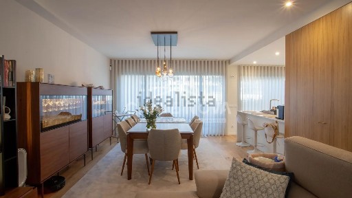 Apartamento T4 à venda na Rua Ilse Losa