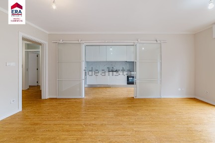 Apartamento T3 à venda na Rua Santa Luzia