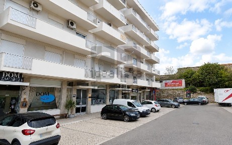 Apartamento T4 à venda na Rua Doutor António José de Almeida, 9