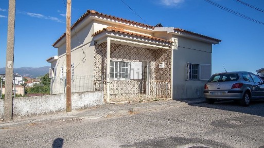 Oliveira do Hospital e São Paio de Gramaços, Largo do Eirô