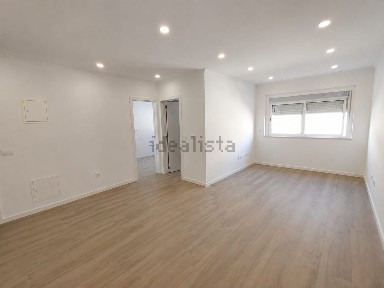 Apartamento T2 à venda na Rua 5 de Outubro, 12