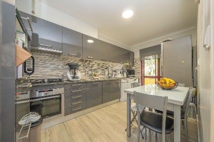 Apartamento T3 à venda na Rua Gaspar Correia