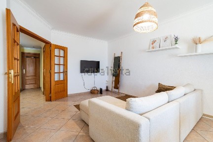 Apartamento T2 à venda na Avenida Rainha Dona Leonor, 4