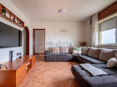 Apartamento T4 à venda na Rua Júlio Gomes da Silva