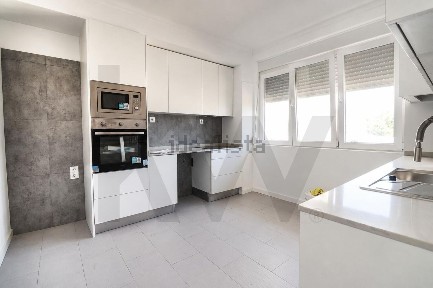 Apartamento T3 à venda na Rua dos Combatentes da Grande Guerra s/n