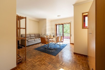 Apartamento T4 à venda na Urbanização Chave s/n