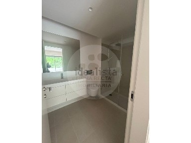 Arrendamento de apartamento T2 na Rua Carlos Paredes