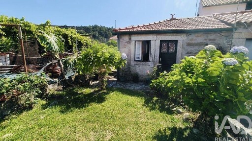 Moradia geminada à venda em Seixas