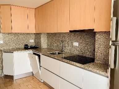 Arrendamento de apartamento T3 na Rua Conselheiro Januário, 187
