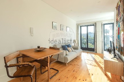 Arrendamento de apartamento T1 na Praça da República