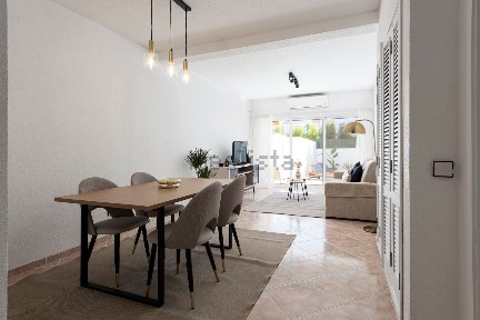 Apartamento T1 à venda na Rua do Sol, 8