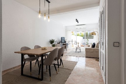 Apartamento T1 à venda na Rua do Sol, 8