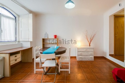 Arrendamento de apartamento T2 na Travessa do Conde de Avintes