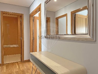 Arrendamento de apartamento T2 na Rua Dom Tomás de Almeida