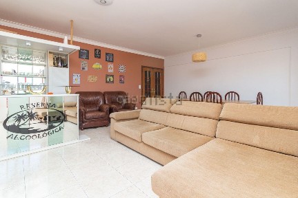 Apartamento T3 à venda na Praceta dos Navegadores, 116