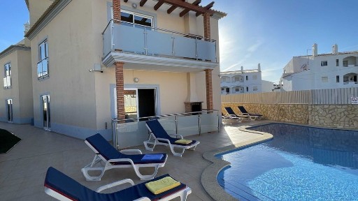 Predio Oura Albufeira com Rendimento