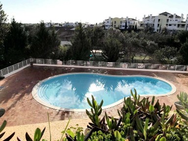 Aparatamento T2 mobilado e equipado com piscina em Tavira