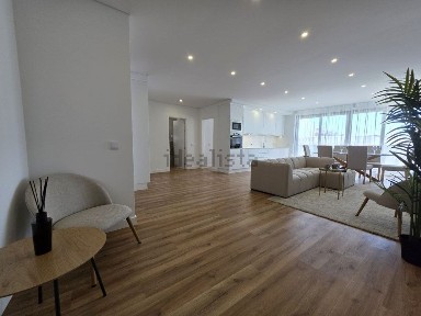 Apartamento T2 à venda na Avenida Dom João VI, 119