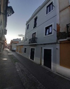 Prédio com 3 fracções independentes