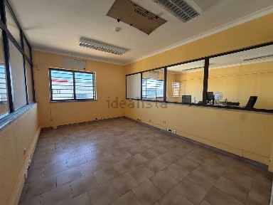 Arrendamento de escritório privado na Rua Joaquim de Carvalho, 3