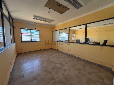 Arrendamento de escritório privado na Rua Joaquim de Carvalho, 3