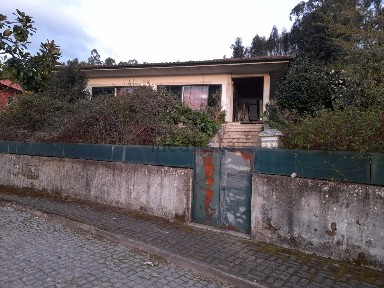Moradia independente à venda em Frechas