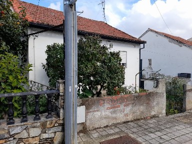 Moradia independente à venda em Sé - Santa Maria - Meixedo