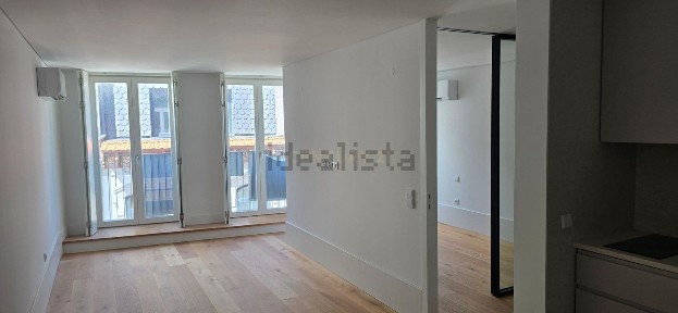 Arrendamento de apartamento T1 na Rua dos Mártires da Liberdade, 214