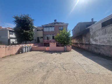 Arrendamento de apartamento T4 na Rua das Mercês s/n