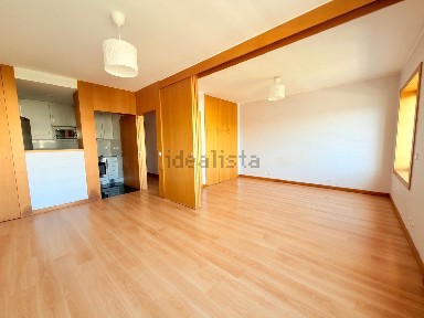 Arrendamento de apartamento T1 na Rua Henrique de Sousa Reis, 127