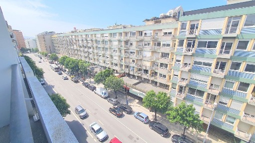 Arrendamento de apartamento T4 na Rua de Júlio Dinis