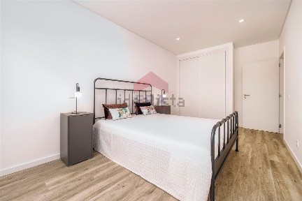 Apartamento T3 à venda na Rua Aristides de Sousa Mendes, 5 a