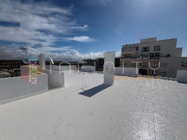 Apartamento T2 à venda na Rua Comandante Carvalho Araújo