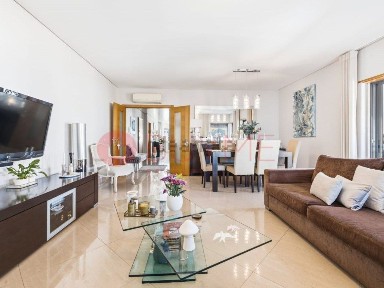 Apartamento T3 à venda no Centro - Quarteira Velha