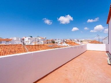 Apartamento T2 à venda na Rua Doutor Fonseca de Almeida