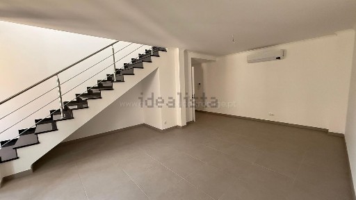 Apartamento T2 à venda no Largo da Igreja s/n
