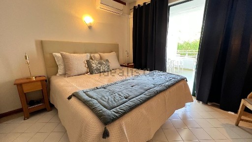 Apartamento T1 à venda na Rua Columbano Bordalo Pinheiro s/n